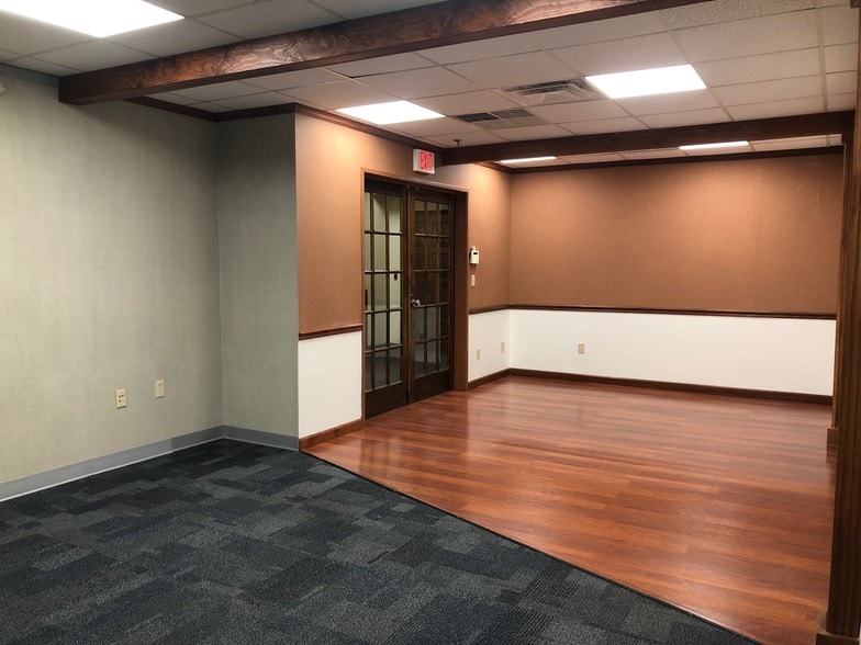 More Photos Of 2 Computer Dr W, Albany Unknown For Lease