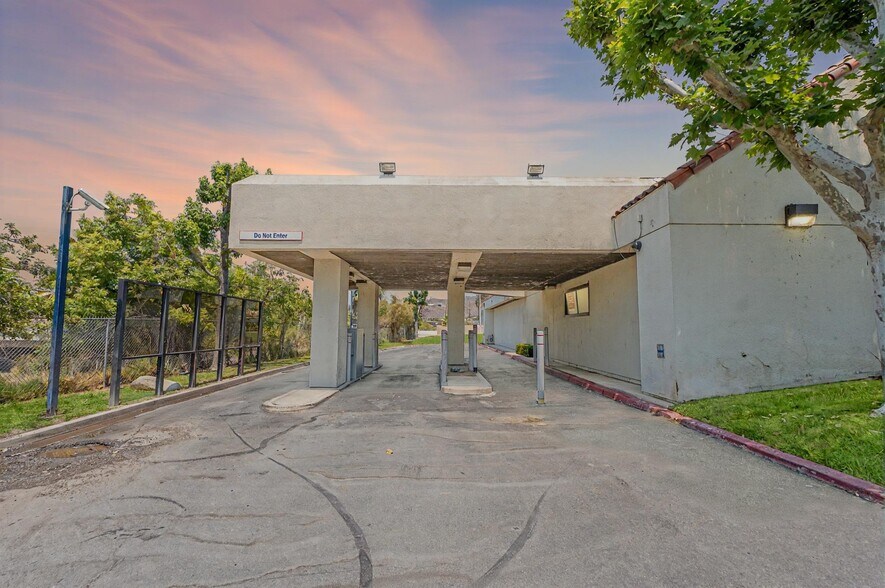 More Photos Of 2495 Lakeshore Dr, Lake Elsinore Bank For Sale