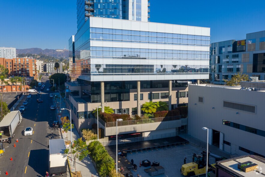 More Photos Of 1500 N El Centro Ave, Los Angeles Office Residential For Lease