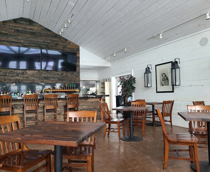 More Photos Of 3068 Muskoka Rd 169, Muskoka Lakes Restaurant For Sale