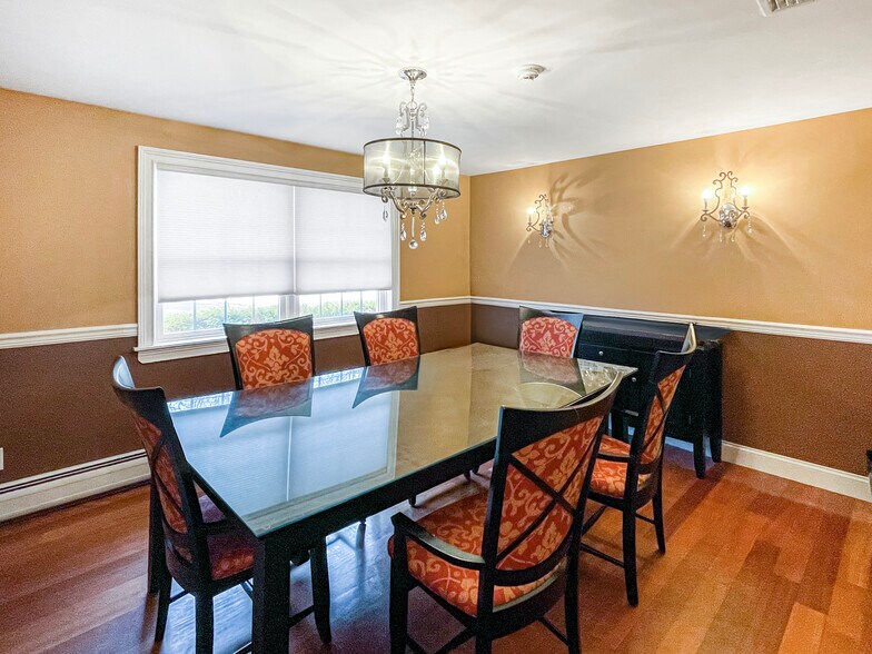More Photos Of 146 Maple Ave, New City Office For Sale