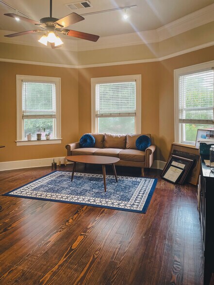 More Photos Of 506 W 14th St, Austin Office Residential For Lease