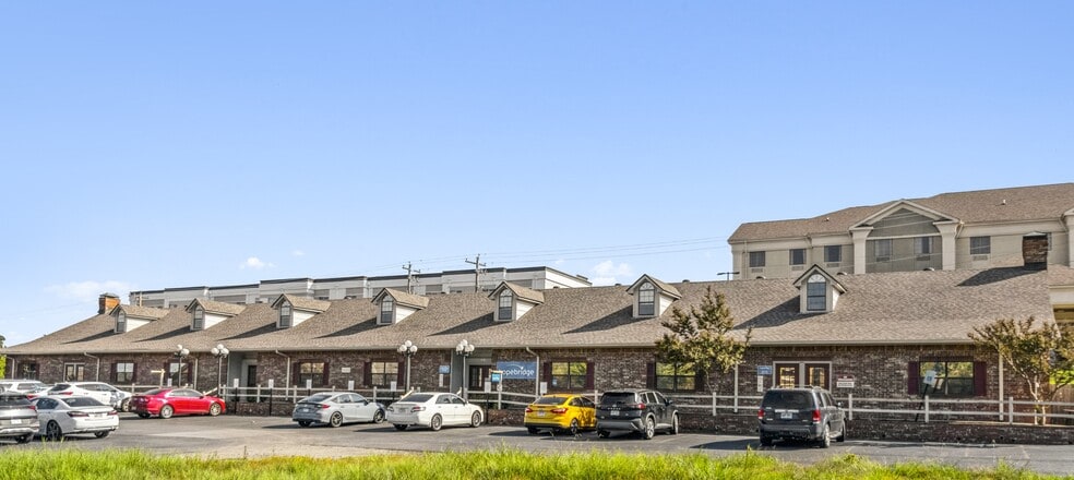 More Photos Of 4610 W Commercial Dr, North Little Rock Medical For Lease