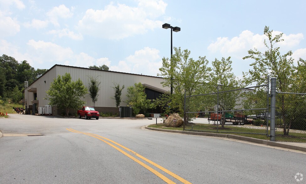 More Photos Of 5430 Ga-85 Hwy, Forest Park Distribution For Lease