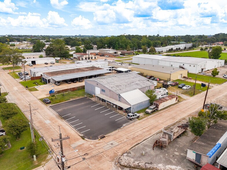 More Photos Of 405 Wall St, Lafayette Manufacturing For Sale