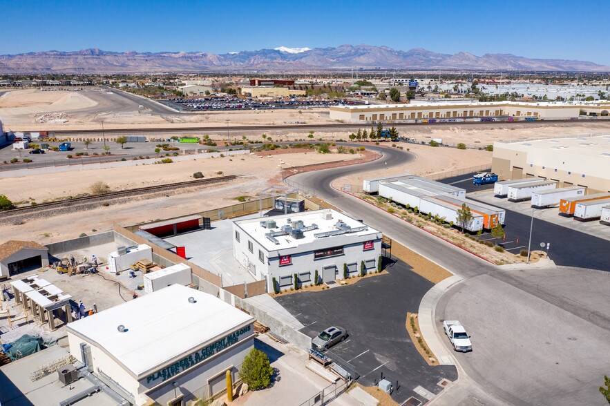 More Photos Of 4251 W Oquendo Rd, Las Vegas Light Distribution For Sale