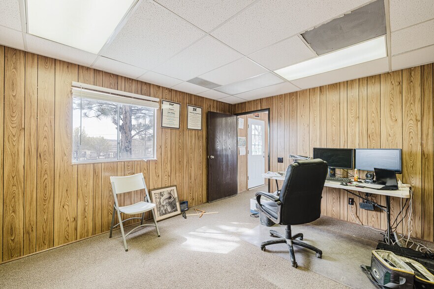 More Photos Of 824 Poplar St, Carlin Industrial For Sale