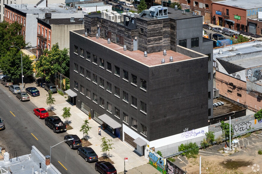 More Photos Of 651 Union St, Brooklyn Hospitality For Lease