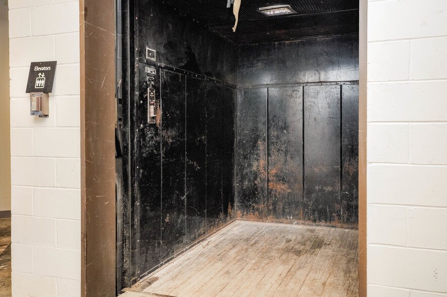 More Photos Of 223 Broadway Ave N, Rochester Office Residential For Sale