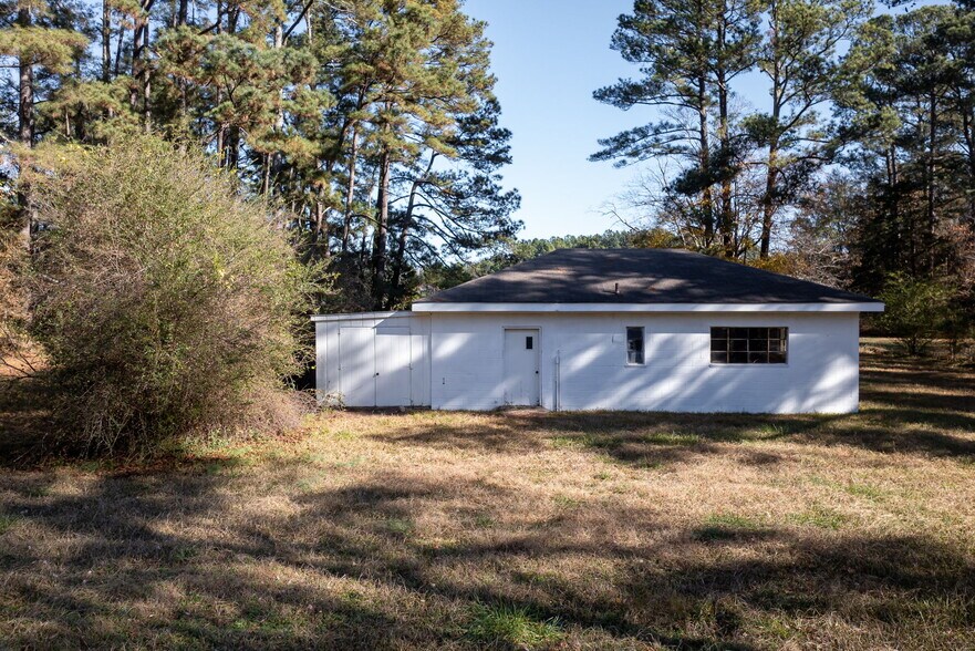 More Photos Of 2721 Wendell Blvd, Wendell Medical For Lease