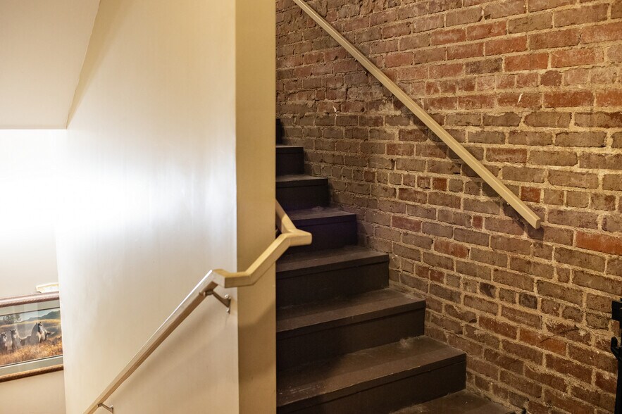 More Photos Of 112 18th St N, Birmingham Storefront For Sale