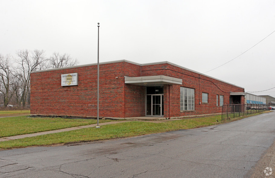 Primary Photo Of 2200 Lockbourne Rd, Columbus Manufacturing For Lease