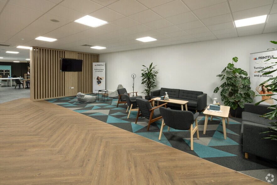 More Photos Of Headway Rd, Wolverhampton Light Manufacturing For Lease