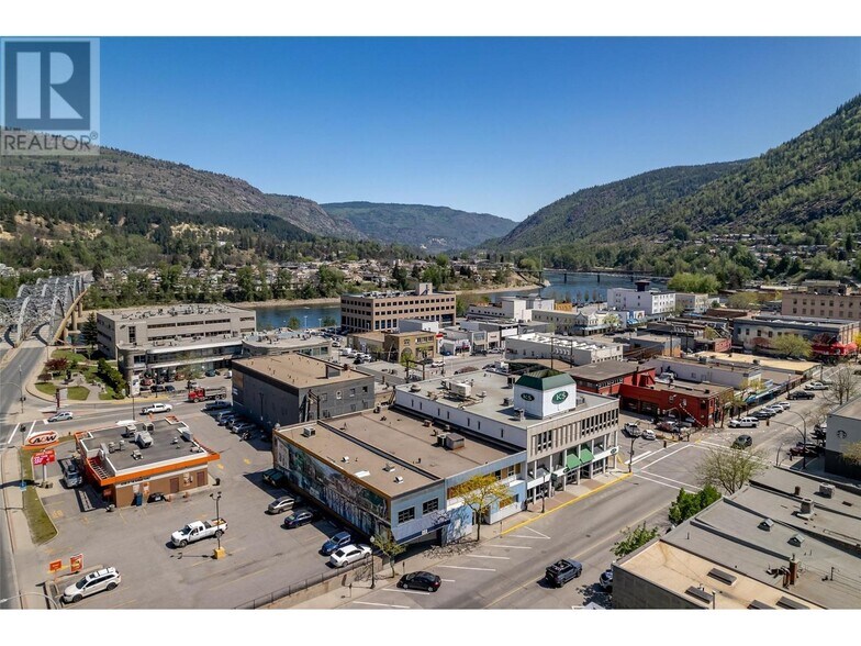 More Photos Of 1163 Cedar Av, Trail Storefront Retail Office For Sale