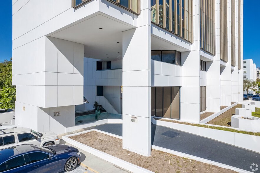 More Photos Of 2600 SW 3rd Ave, Miami Office For Lease