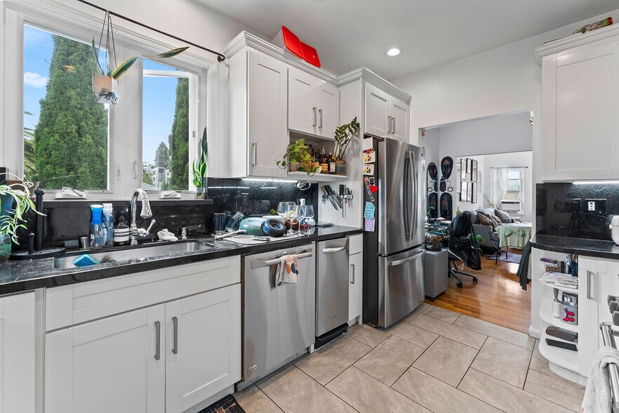 More Photos Of 74 Pearl St, Oakland Apartments For Sale