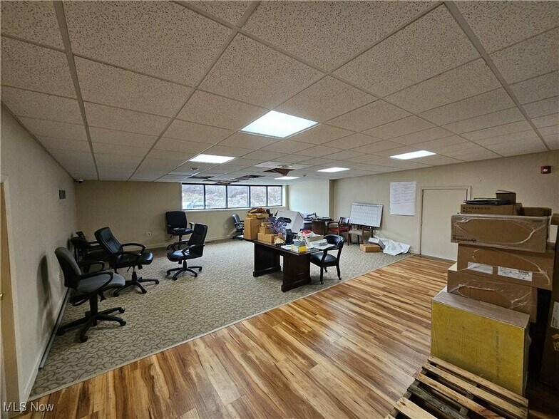More Photos Of 1344 Cove Rd, Weirton Flex For Sale