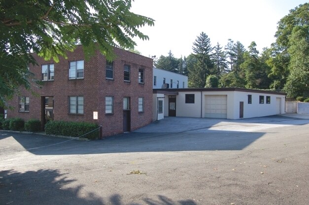 More Photos Of 1 Holland Ave, White Plains Self Storage For Sale