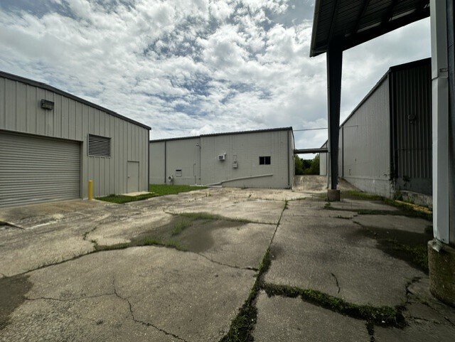 More Photos Of 218 Springfield Rd, Baton Rouge Warehouse For Sale