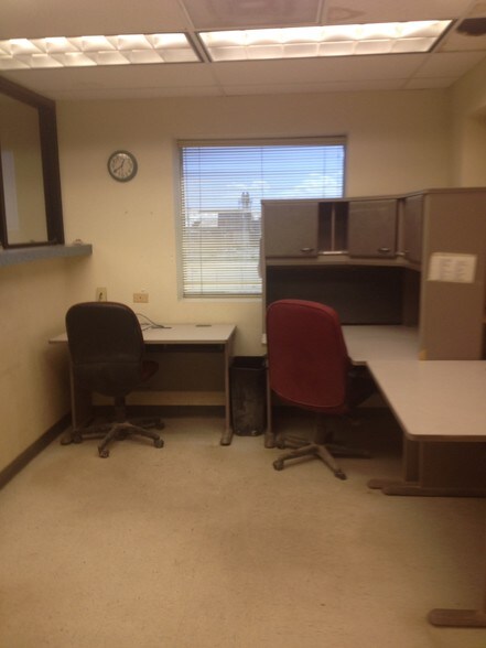More Photos Of 2401 Sivley Rd, Artesia Truck Terminal For Sale