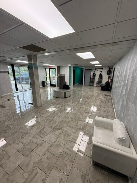 More Photos Of 15301 E 8 Mile Rd, Eastpointe Medical For Lease
