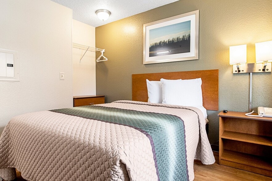 More Photos Of 2101 N Meridian, Puyallup Hospitality For Sale