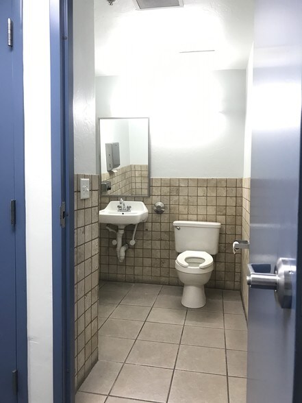 More Photos Of 1310 W St Marys Rd, Tucson Medical For Lease