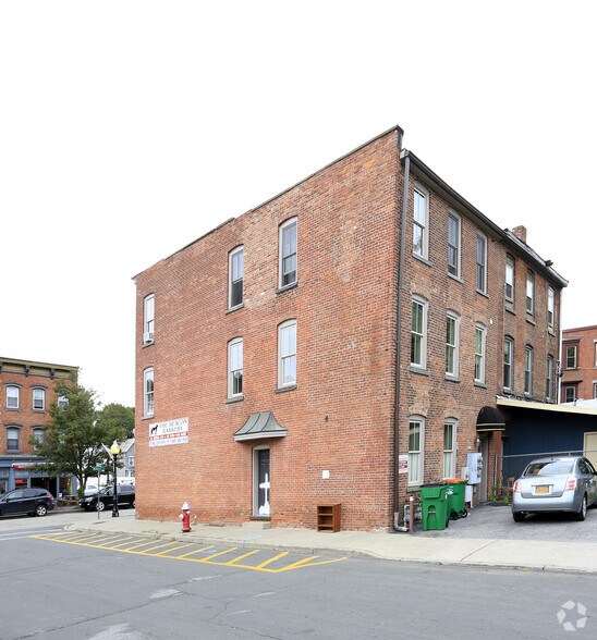 More Photos Of 192 Main St, Beacon Storefront Retail Residential For Lease