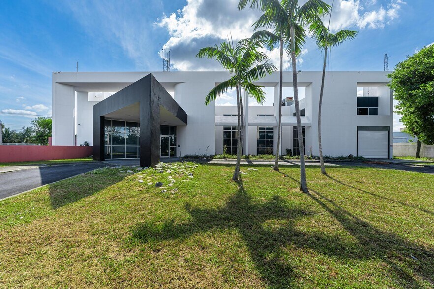 Primary Photo Of 194 NW 187th St, North Miami Showroom For Sale