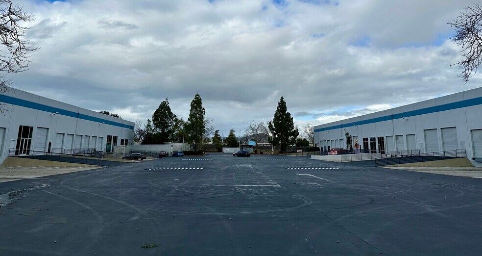 More Photos Of 6474 Patterson Pass Rd, Livermore Warehouse For Lease