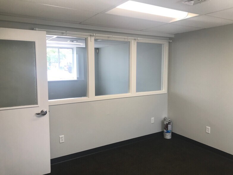 More Photos Of 166 Lavan St, Warwick Distribution For Lease