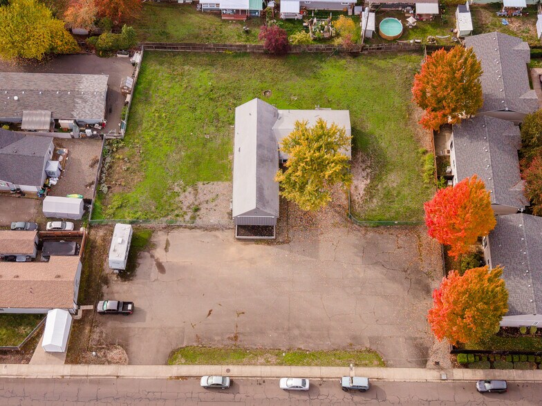 More Photos Of 132 NE Rifle Range St, Roseburg Apartments For Sale
