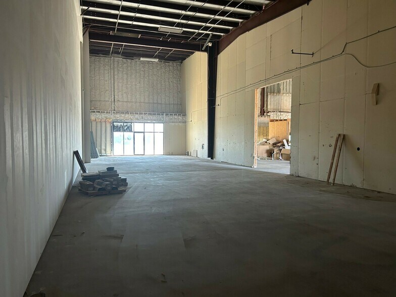 More Photos Of 9217-9301 S Eastern Ave, Oklahoma City Warehouse For Sale