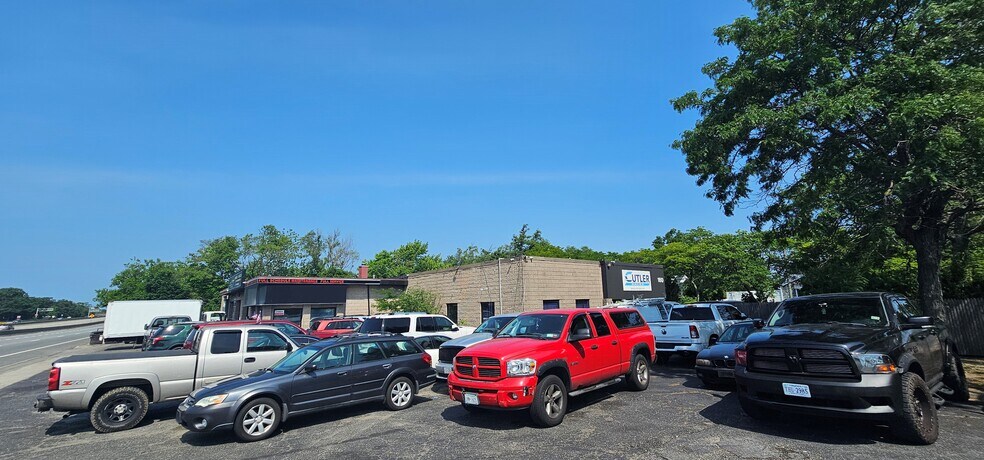 More Photos Of 160 Irish Ln, Islip Terrace Auto Repair For Sale