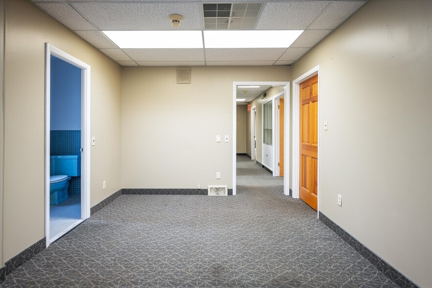 More Photos Of 287 Andrews St, Rochester Medical For Sale