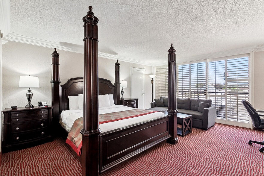 More Photos Of 3400 Service Rd, Metairie Hotel For Sale