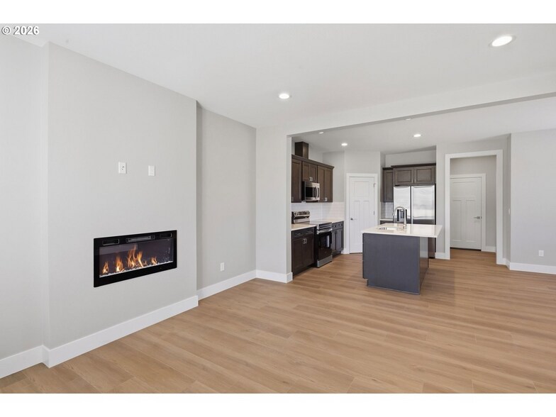 More Photos Of 4011 SW Royal Ave, Gresham Specialty For Sale