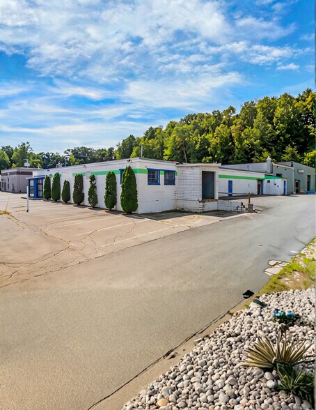 Primary Photo Of 637 Lancaster St, Leominster Warehouse For Lease