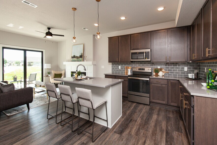 More Photos Of 3656 NE Marissa Ln, Ankeny Apartments For Sale