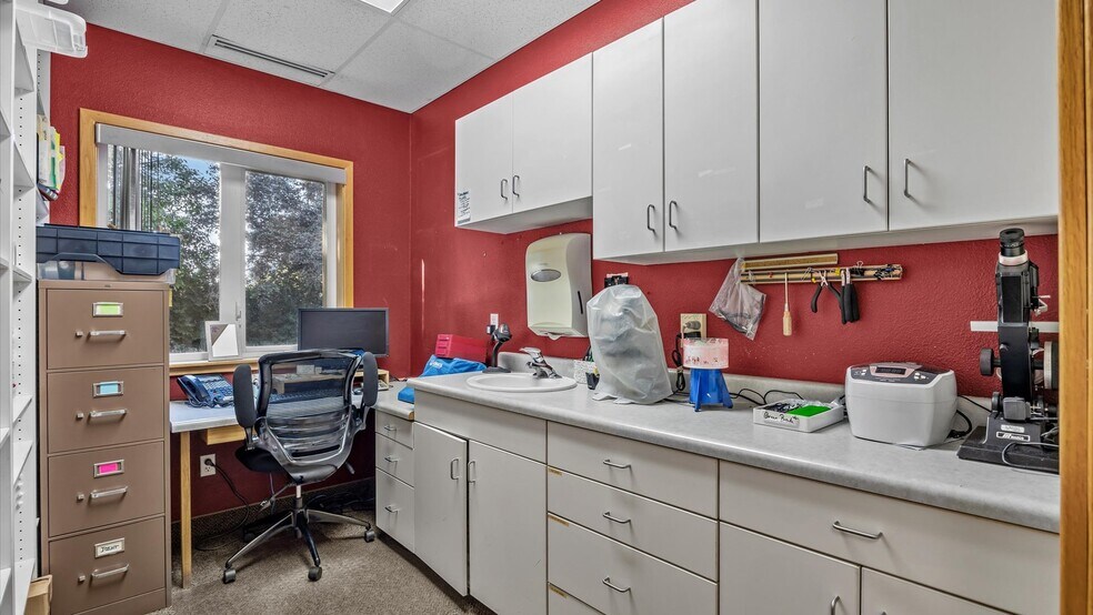 More Photos Of 2737 Crossroads Blvd, Grand Junction Office For Sale