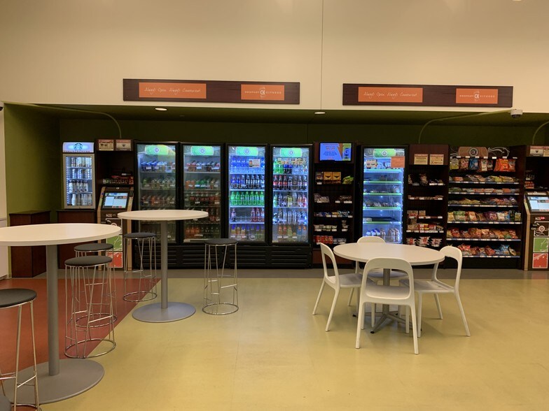 More Photos Of 49 W Maryland St, Indianapolis General Retail For Lease