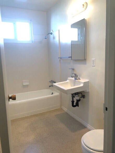 More Photos Of 3432 Richland Dr, Santa Barbara Apartments For Sale
