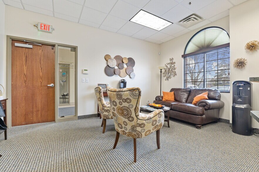 More Photos Of 300 Coon Rapids Blvd NW, Coon Rapids Office Residential For Lease