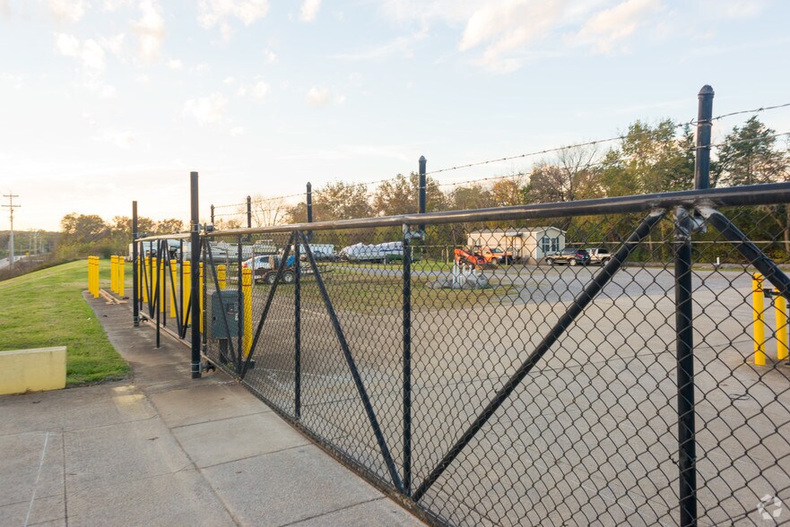 More Photos Of 851 E Jefferson Pike, Murfreesboro Self Storage For Lease