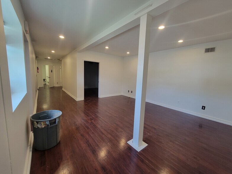 More Photos Of 227 Shady Grove Dr, Nashville Warehouse For Lease