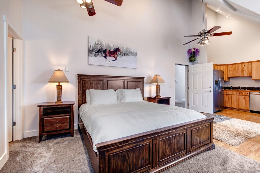 More Photos Of 1469 Woodside Ave, Park City Lodge Meeting Hall For Sale