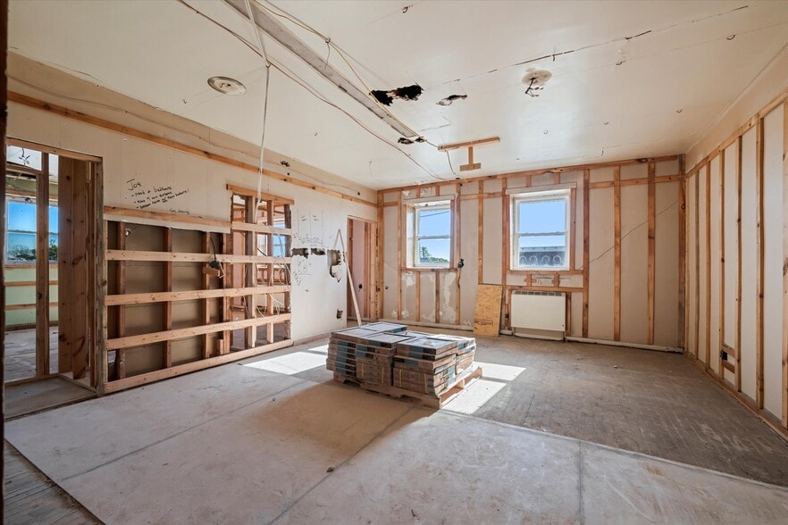 More Photos Of 127-131 W Market St, Cadiz Storefront Retail Residential For Sale