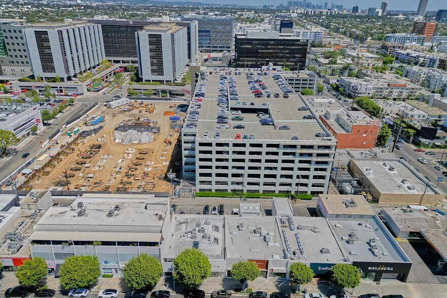 More Photos Of 130-134 S Robertson Blvd, Los Angeles Storefront For Sale