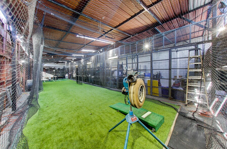More Photos Of 1860 N Hacienda Blvd, La Puente Auto Repair For Sale