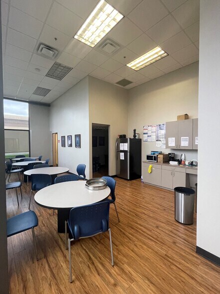 More Photos Of 18600 Lyndon B Johnson Fwy, Mesquite Storefront Retail Office For Sale